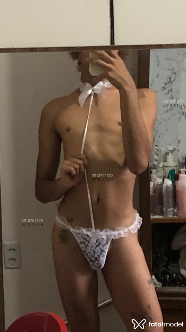 Acompanhante mulher trans com cabelo colorido de olhos castanhos em Rio de Janeiro - Julie