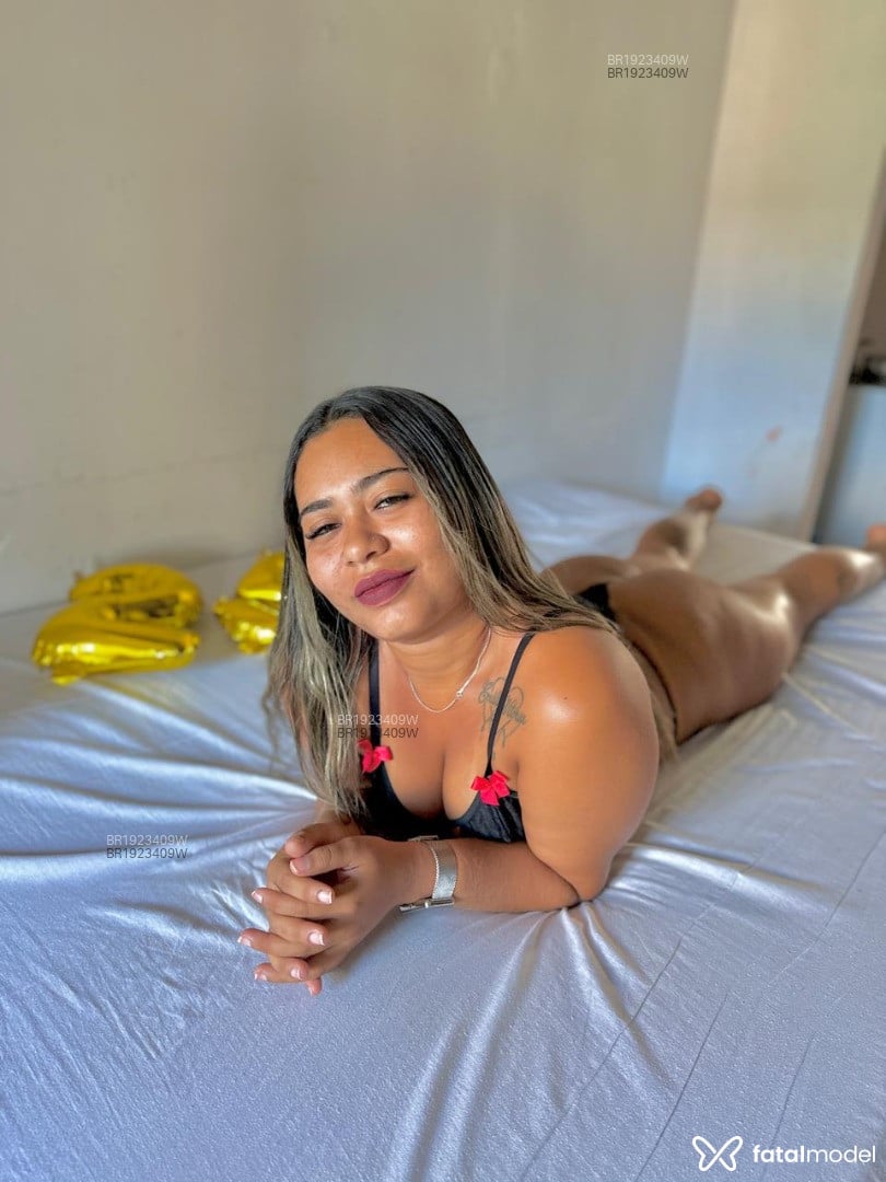 Acompanhante mulher com cabelo grisalho de olhos castanhos em Virtual Acompanhante mulher com cabelo grisalho de olhos castanhos em Virtual - Juju