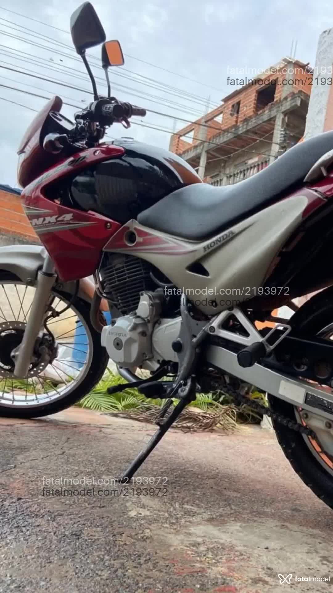 Acompanhante homem com cabelo castanho de olhos castanhos em Barueri Acompanhante homem com cabelo castanho de olhos castanhos em Barueri - Denis