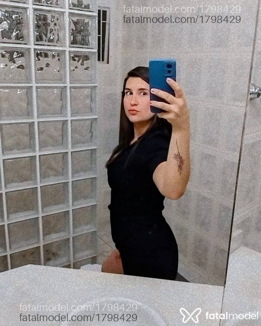 Acompanhante mulher com cabelo castanho de olhos castanhos - Mell
