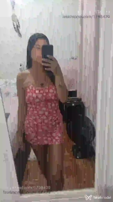 Acompanhante mulher com cabelo castanho de olhos castanhos em Araxá - Mell