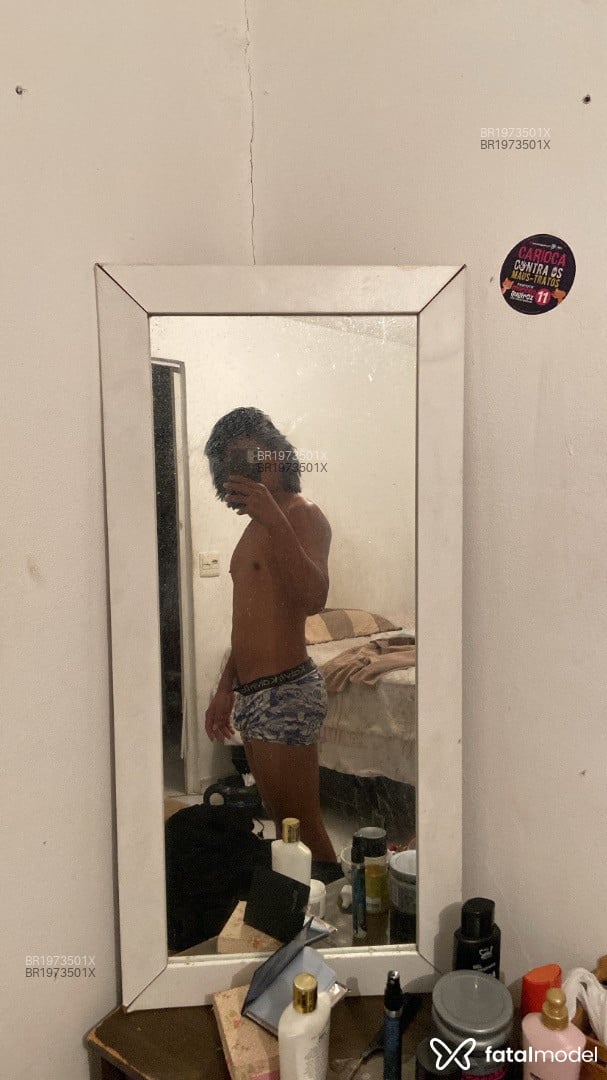 Acompanhante homem morena (o) de olhos castanhos em Rio de Janeiro Acompanhante homem morena (o) de olhos castanhos em Rio de Janeiro - Thiago