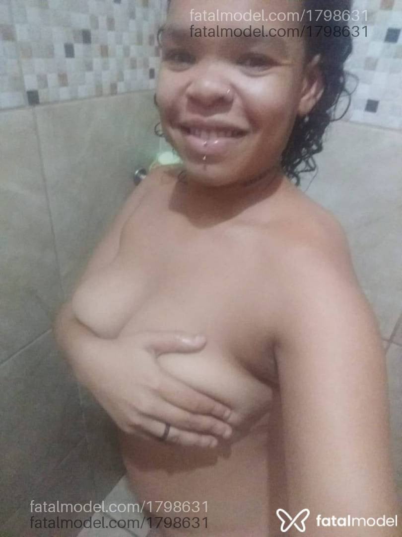 Acompanhante mulher com cabelo castanho de olhos castanhos - Juju santos