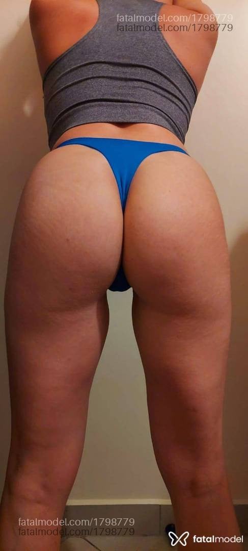 Acompanhante mulher loira (o) de olhos mel - Judy