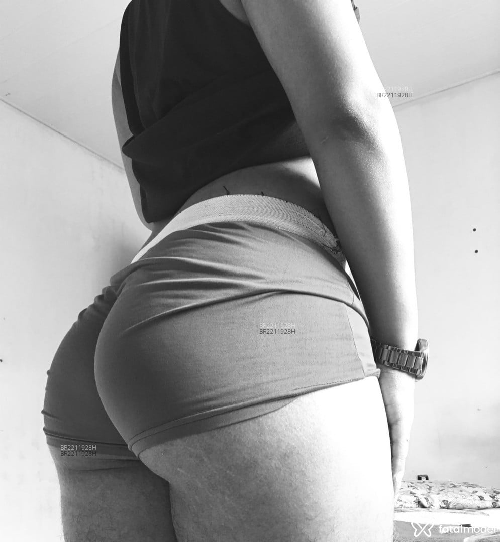 Acompanhante homem morena (o) de olhos castanhos - Max