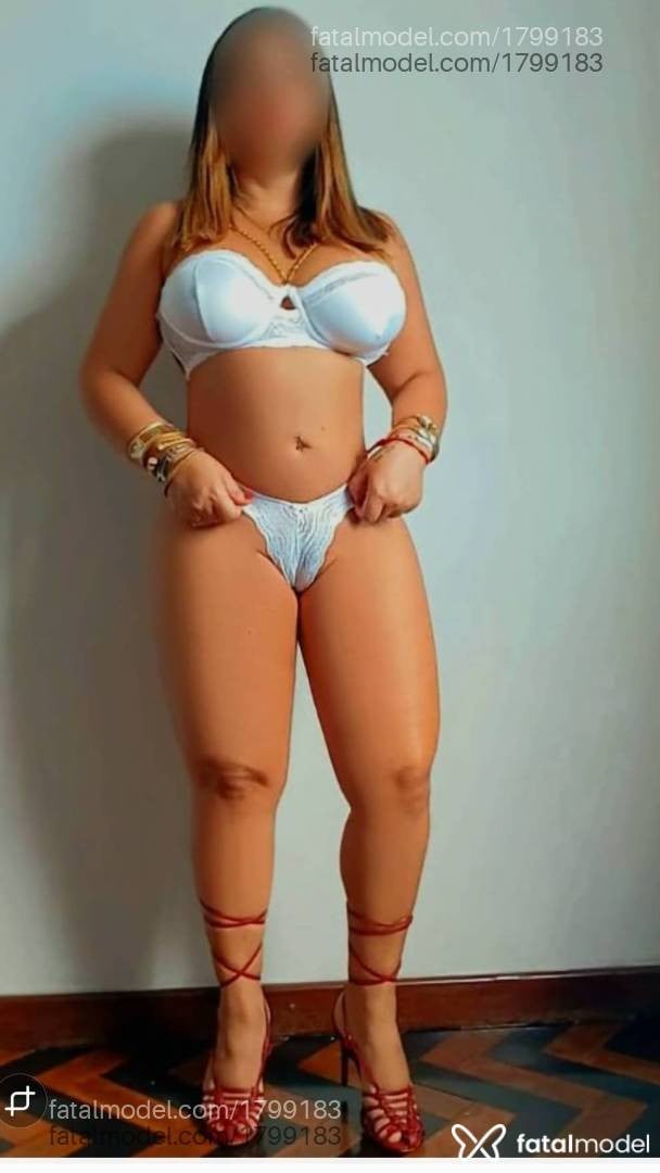 Acompanhante mulher loira (o) de olhos castanhos - Mel Suitta
