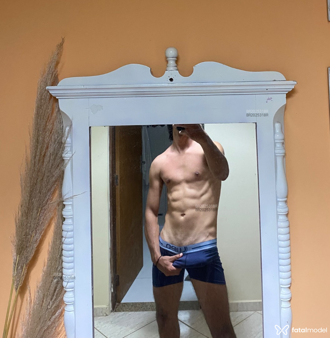 Acompanhante homem morena (o) de olhos pretos em Rio de Janeiro Acompanhante homem morena (o) de olhos pretos em Rio de Janeiro - Matheus Lima