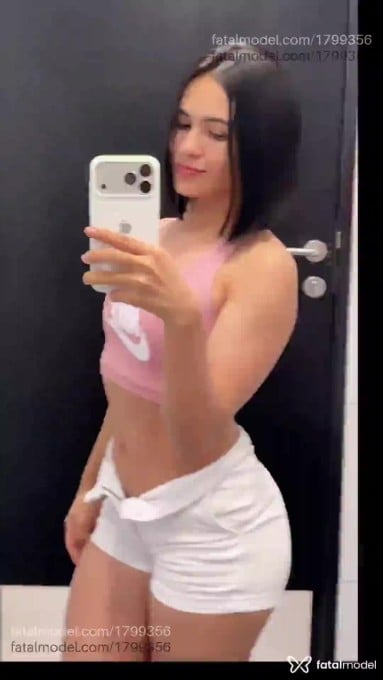 Acompanhante mulher morena (o) de olhos castanhos em Belém Acompanhante mulher morena (o) de olhos castanhos em Belém - Dayane