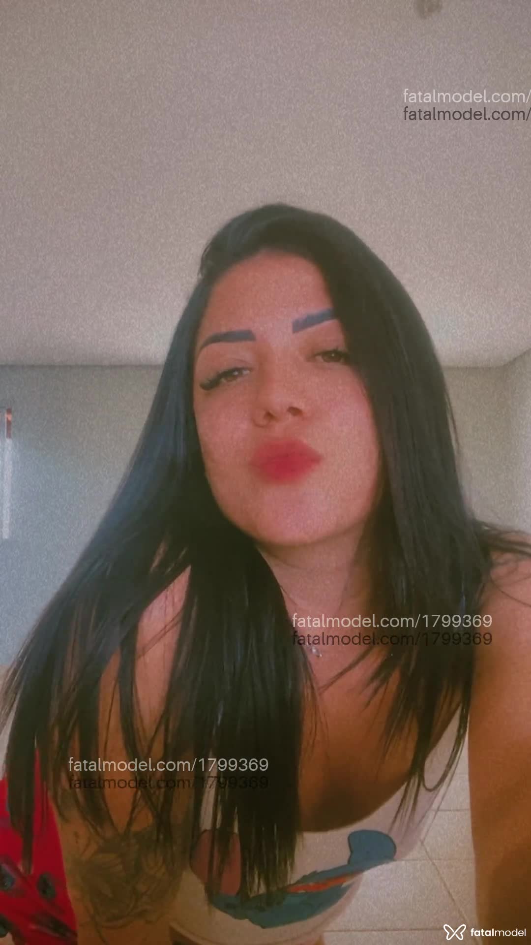 Acompanhante mulher morena (o) de olhos castanhos - Livia Lisboa Acompanhante mulher morena (o) de olhos castanhos - Livia Lisboa