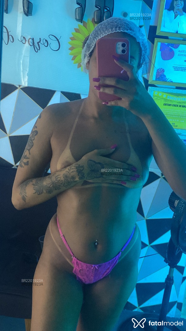 Acompanhante mulher com cabelo castanho de olhos castanhos em Rio de Janeiro - Bela Linz
