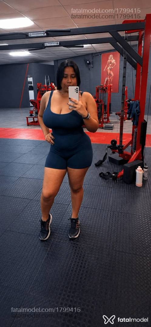 Acompanhante mulher com cabelo castanho de olhos castanhos - Ana Clara