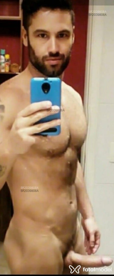 Acompanhante homem com cabelo castanho de olhos castanhos em São Paulo Acompanhante homem com cabelo castanho de olhos castanhos em São Paulo - Christyan