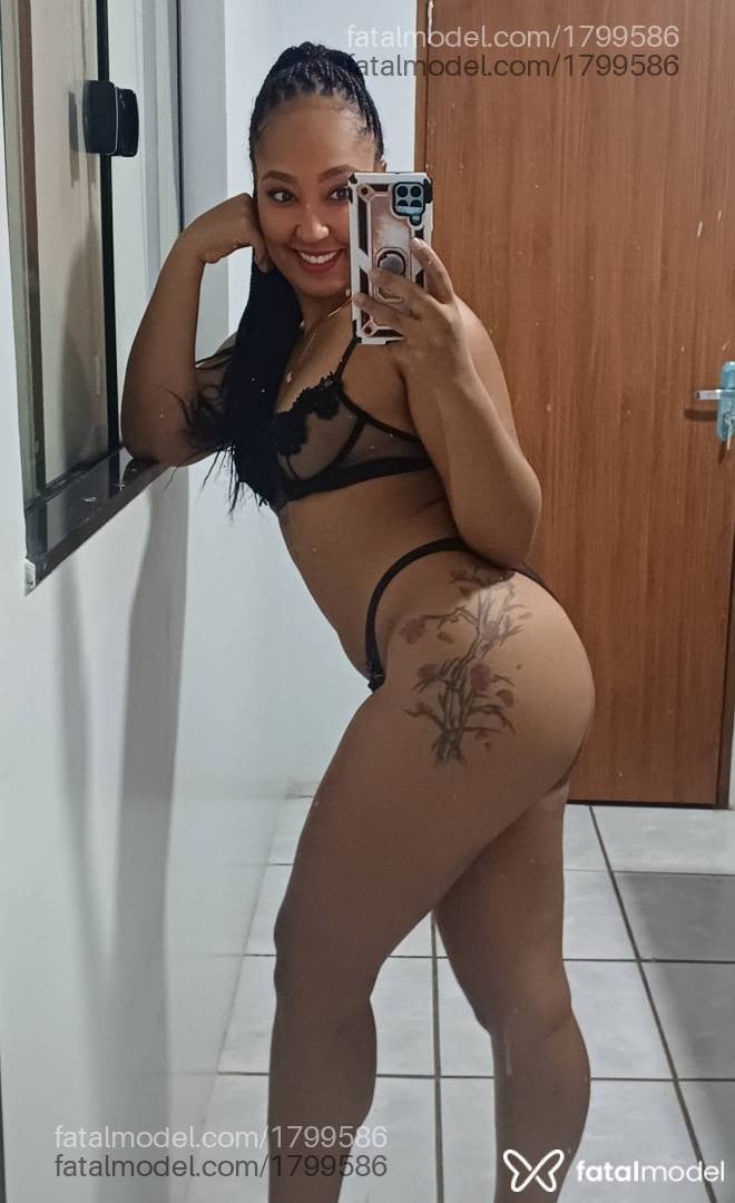 Acompanhante mulher com cabelo castanho de olhos castanhos em Rio Verde - Victória Safra