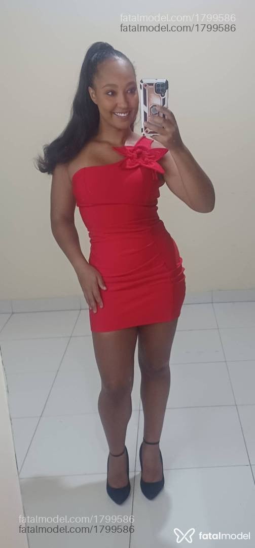 Acompanhante mulher com cabelo castanho de olhos castanhos em Rio Verde - Victória Safra