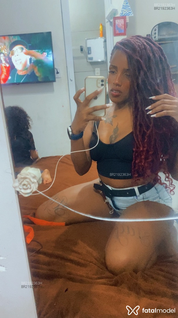 Acompanhante mulher morena (o) de olhos pretos em Virtual Acompanhante mulher morena (o) de olhos pretos em Virtual - Tiffany