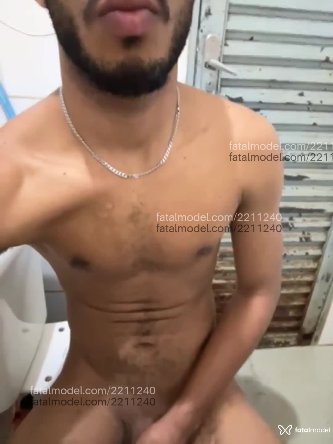 Acompanhante homem morena (o) de olhos pretos em Virtual Acompanhante homem morena (o) de olhos pretos em Virtual - Vitor Hal