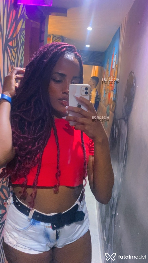 Acompanhante mulher morena (o) de olhos pretos em Virtual Acompanhante mulher morena (o) de olhos pretos em Virtual - Tiffany