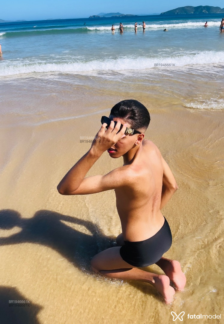 Acompanhante homem com cabelo castanho de olhos castanhos em Praia Grande - Gustavo Avelar