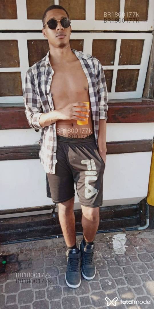 Acompanhante homem morena (o) de olhos castanhos em Rio de Janeiro - Arthur Costa