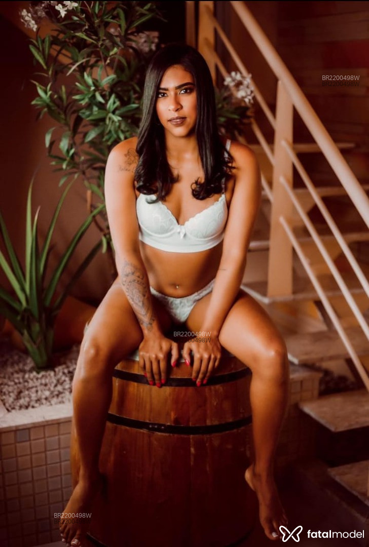 Acompanhante mulher morena (o) de olhos pretos em São Paulo Acompanhante mulher morena (o) de olhos pretos em São Paulo - Lara