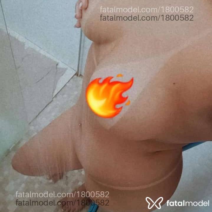 Acompanhante mulher morena (o) de olhos castanhos - Karen Diias