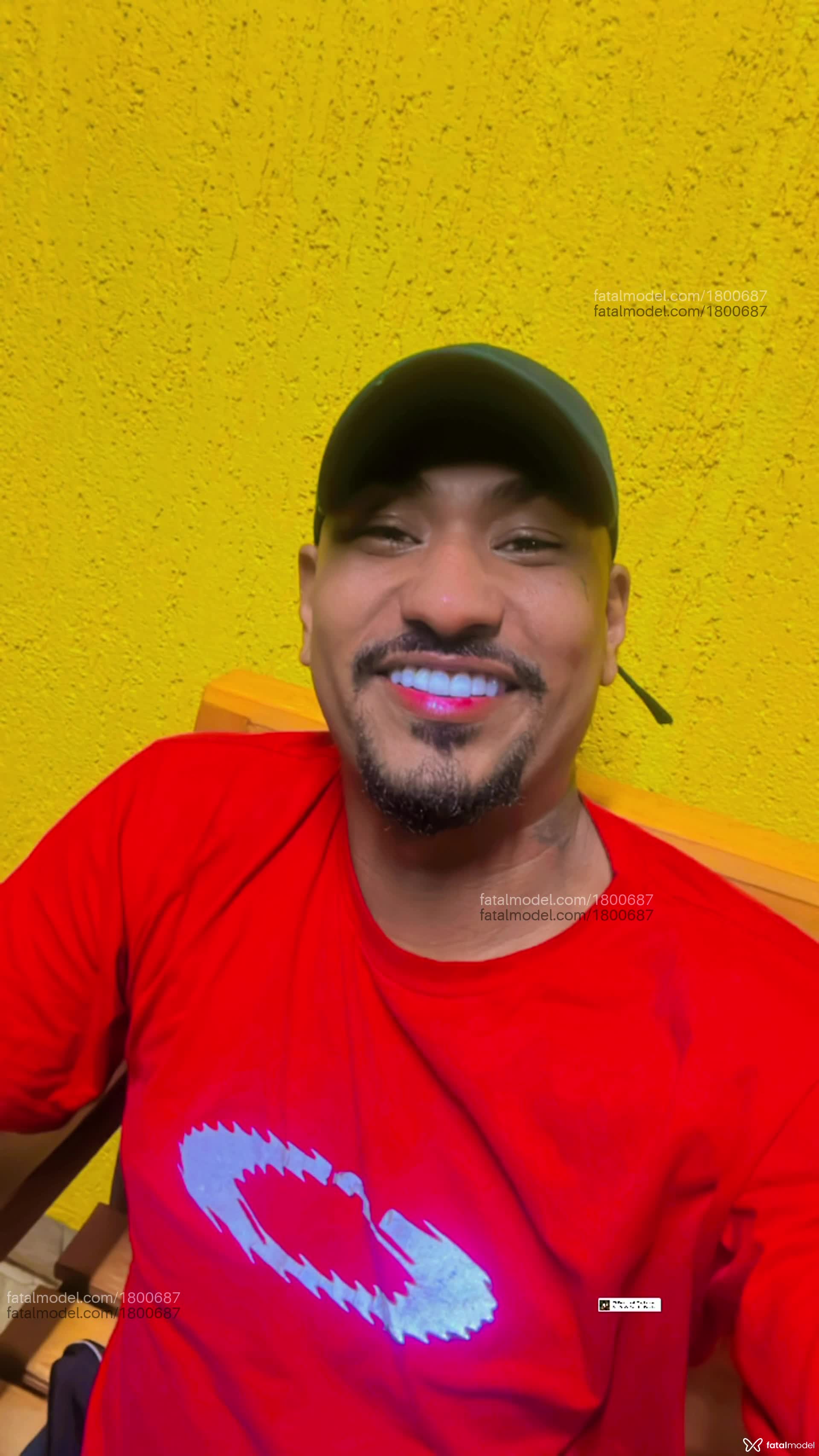 Acompanhante homem morena (o) de olhos castanhos em Virtual Acompanhante homem morena (o) de olhos castanhos em Virtual - Felipe