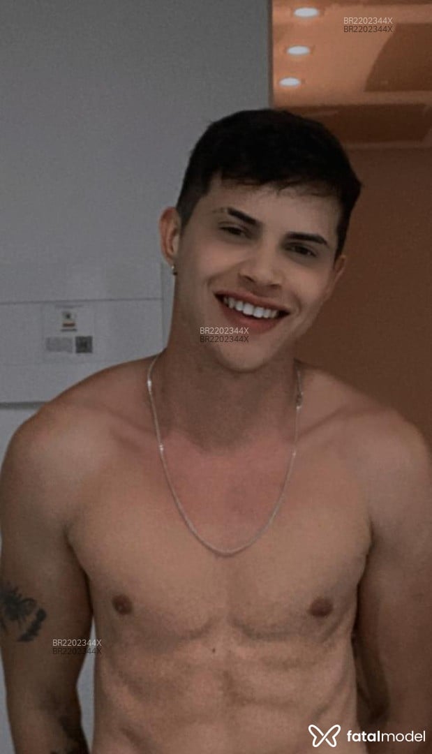 Acompanhante homem com cabelo castanho de olhos castanhos - Caio Sotero Acompanhante homem com cabelo castanho de olhos castanhos - Caio Sotero