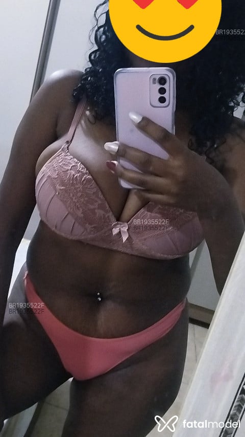 Acompanhante mulher morena (o) de olhos castanhos em Virtual - Cynthia