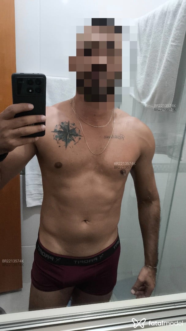Acompanhante homem com cabelo castanho de olhos castanhos em Londrina - Guilherme
