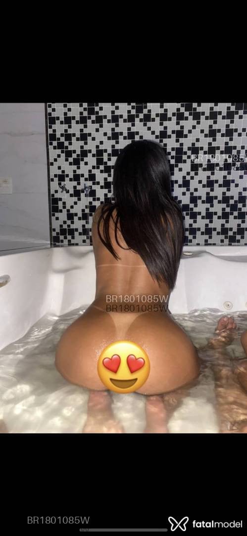 Acompanhante mulher com cabelo castanho de olhos castanhos em Rio de Janeiro - Layla