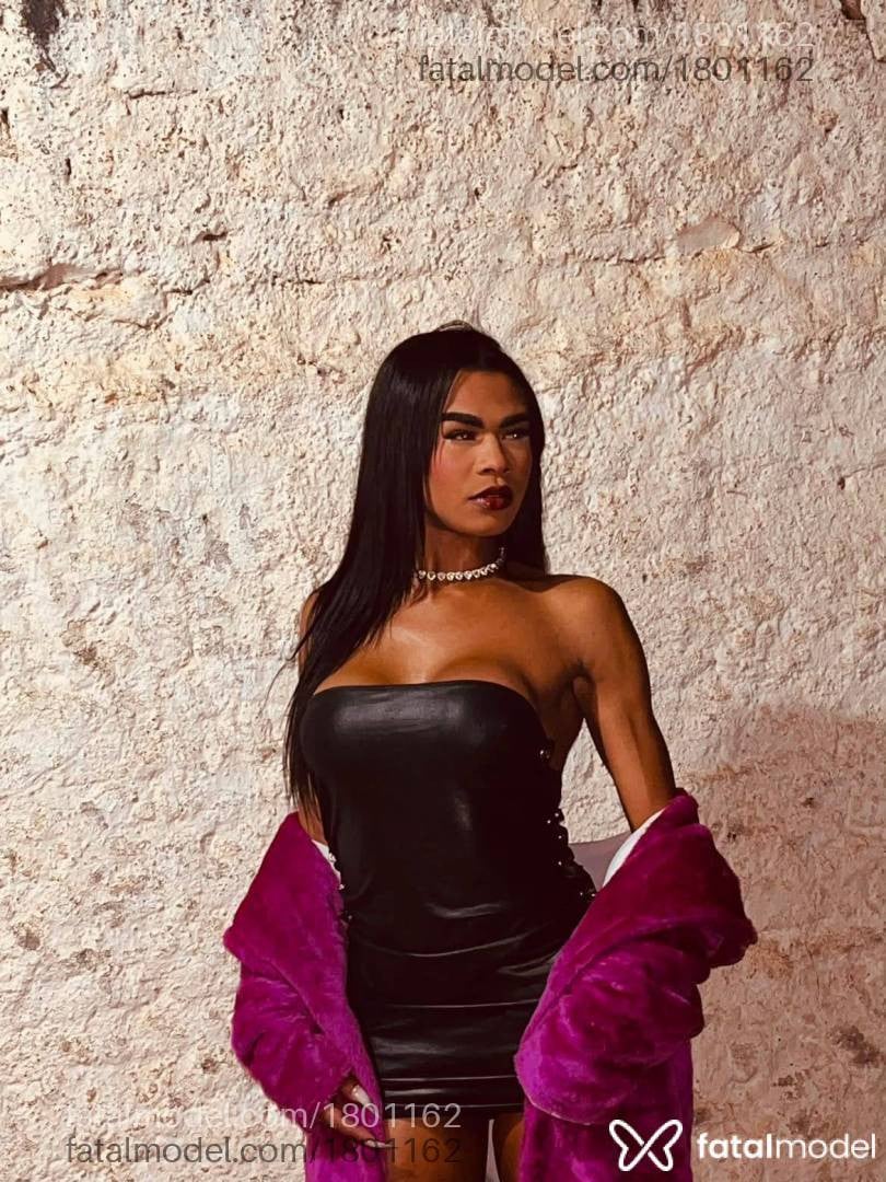 Acompanhante mulher trans morena (o) de olhos pretos em Alfenas - Isis Dolls