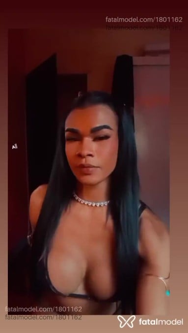 Acompanhante mulher trans morena (o) de olhos pretos em Poços de Caldas - Isis Dolls