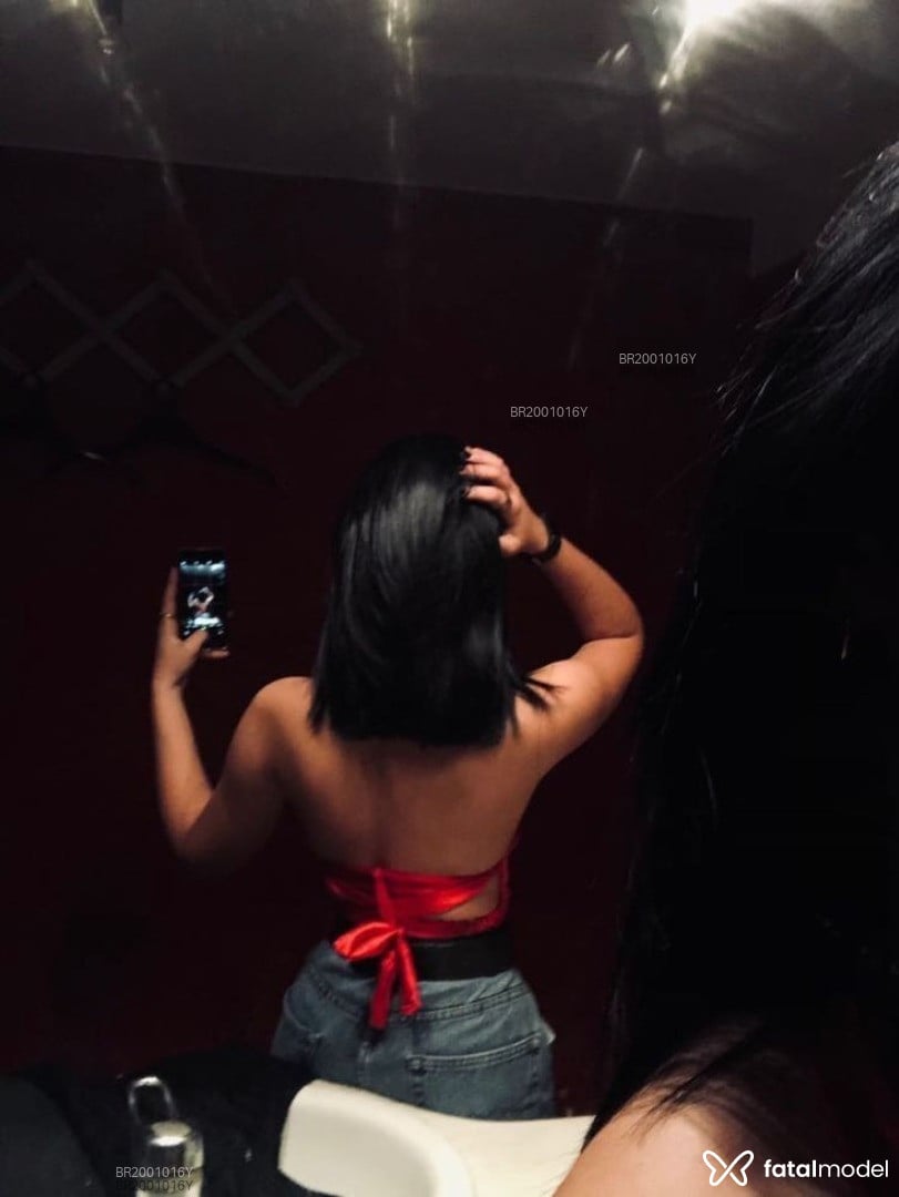 Acompanhante mulher morena (o) de olhos castanhos - Santos Gi