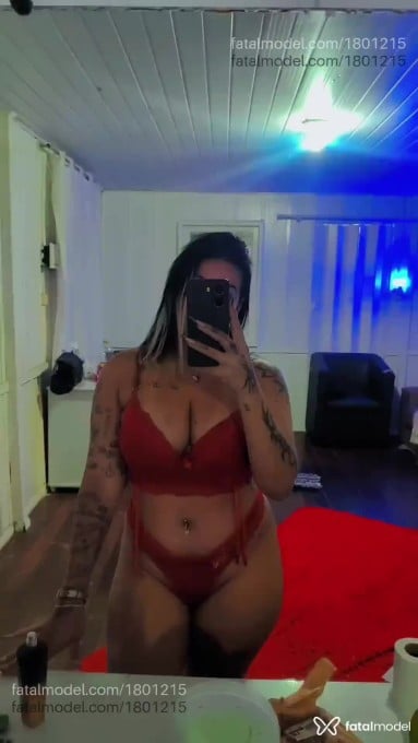Acompanhante mulher morena (o) de olhos castanhos em Itajaí - Carol varella
