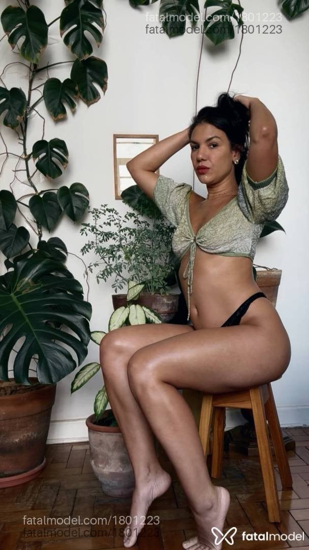 Acompanhante mulher com cabelo castanho de olhos castanhos - Anna Talli