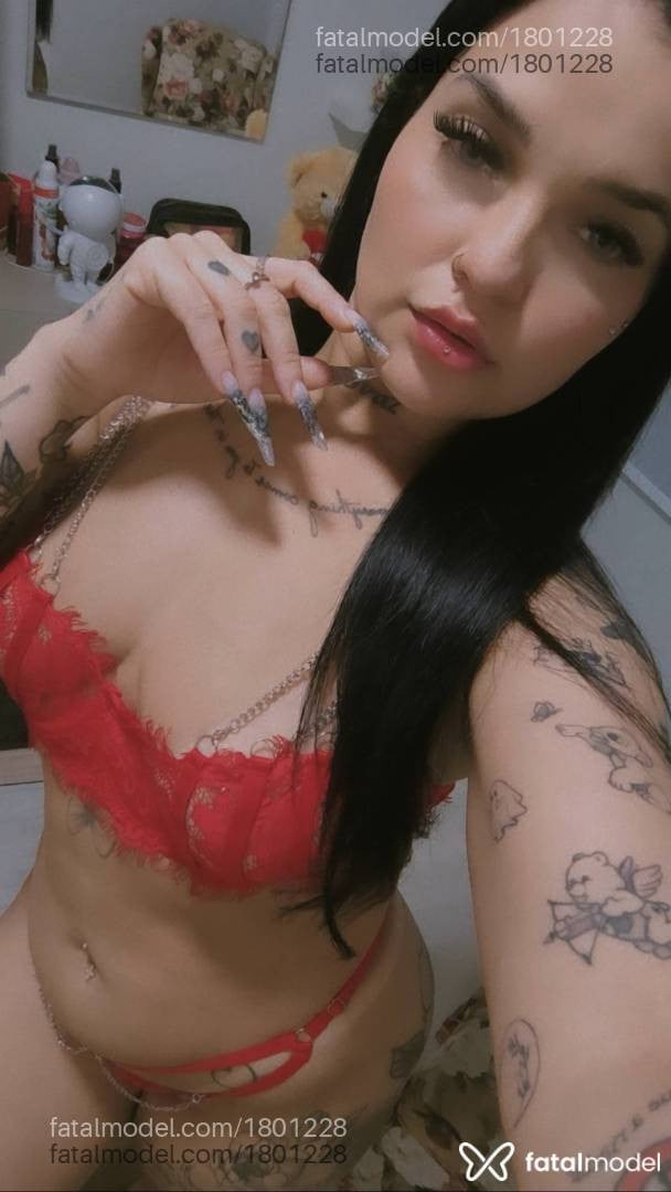 Acompanhante mulher morena (o) de olhos verdes - Brenda Esther
