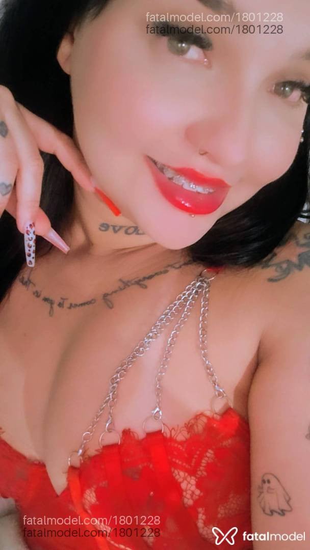 Acompanhante mulher morena (o) de olhos verdes - Brenda Esther