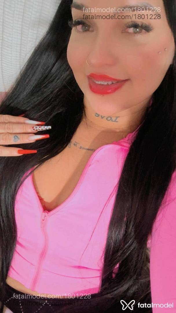 Acompanhante mulher morena (o) de olhos verdes - Brenda Esther