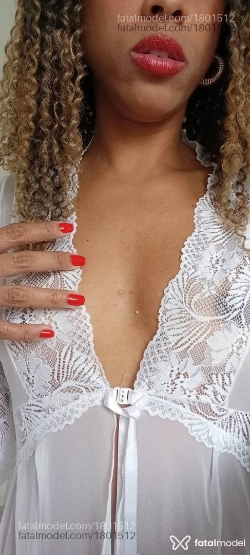 Acompanhante mulher morena (o) de olhos castanhos - Renata Braga