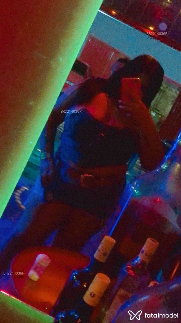 Acompanhante mulher morena (o) de olhos castanhos em Uberlândia - Paloma
