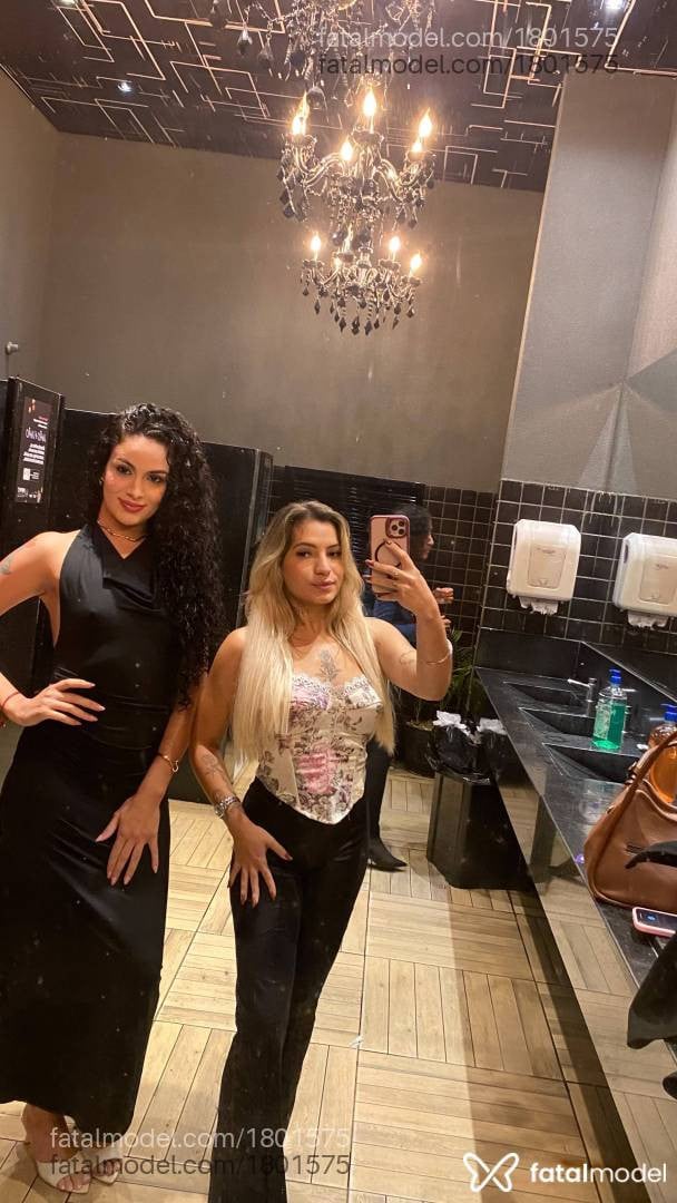 Acompanhante mulher com cabelo castanho de olhos castanhos em Cuiabá - Safira