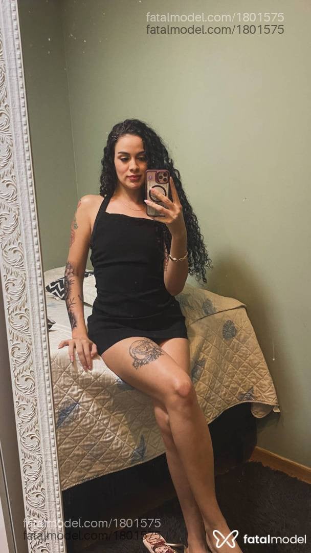 Acompanhante mulher com cabelo castanho de olhos castanhos - Safira