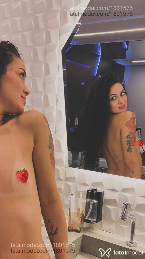Acompanhante mulher com cabelo castanho de olhos castanhos em Cuiabá Acompanhante mulher com cabelo castanho de olhos castanhos em Cuiabá - Safira