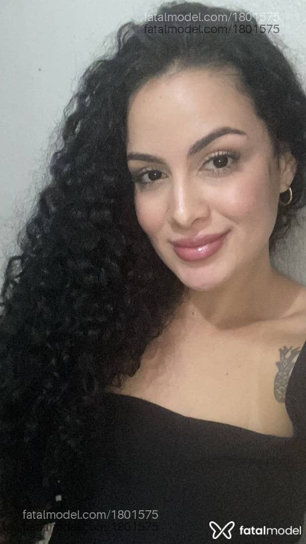 Acompanhante mulher com cabelo castanho de olhos castanhos em Cuiabá - Safira