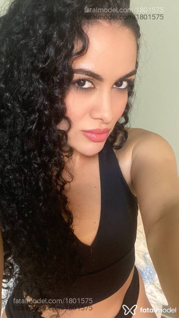 Acompanhante mulher com cabelo castanho de olhos castanhos - Safira