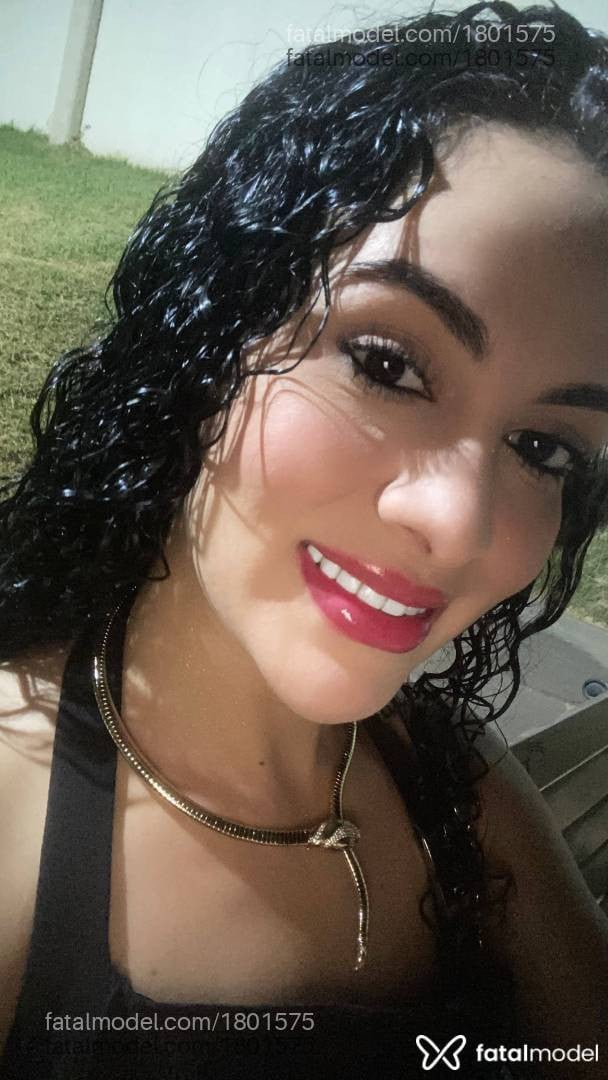 Acompanhante mulher com cabelo castanho de olhos castanhos - Safira