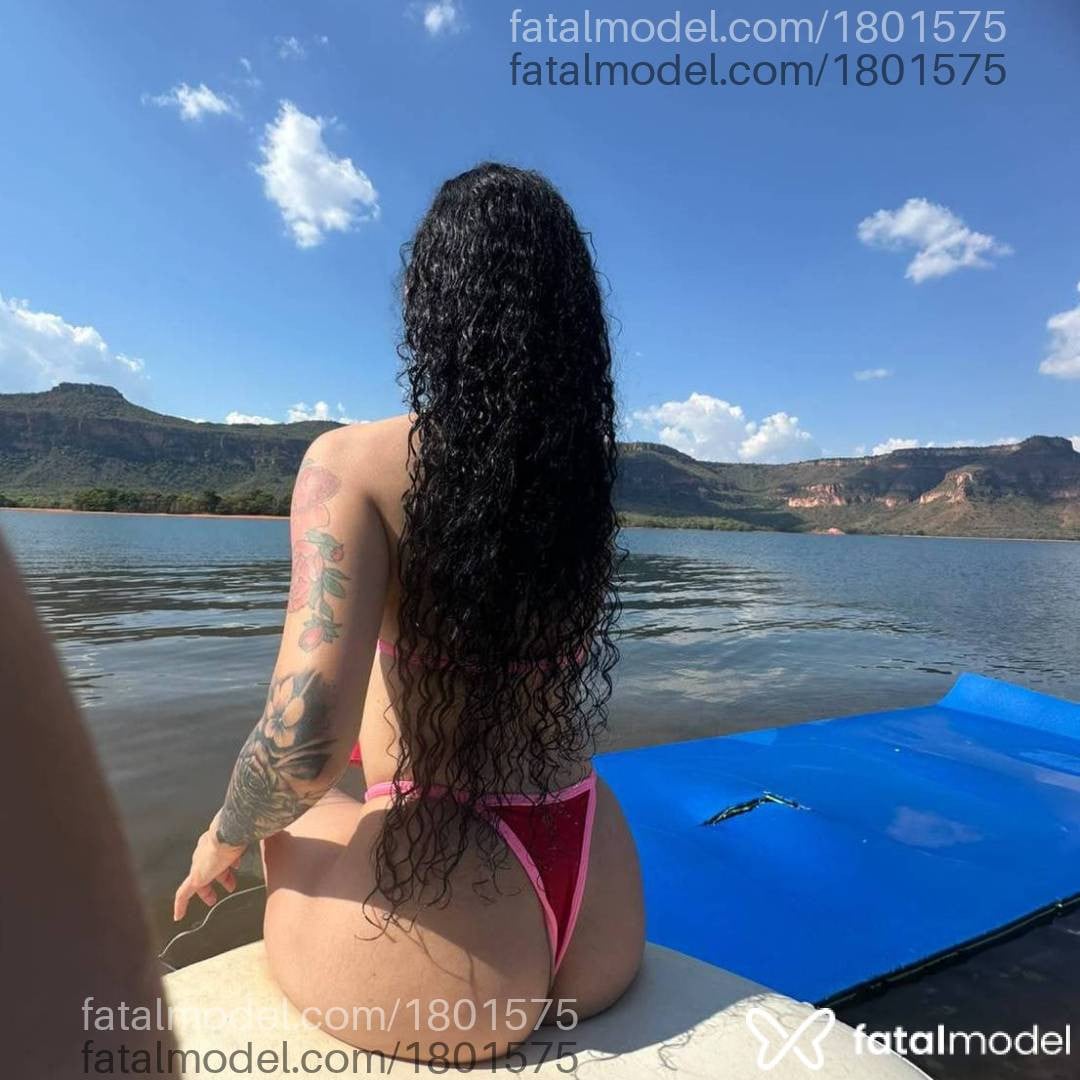 Acompanhante mulher com cabelo castanho de olhos castanhos - Safira