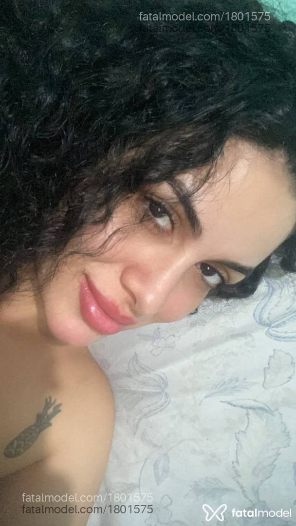 Acompanhante mulher com cabelo castanho de olhos castanhos em Cuiabá Acompanhante mulher com cabelo castanho de olhos castanhos em Cuiabá - Safira