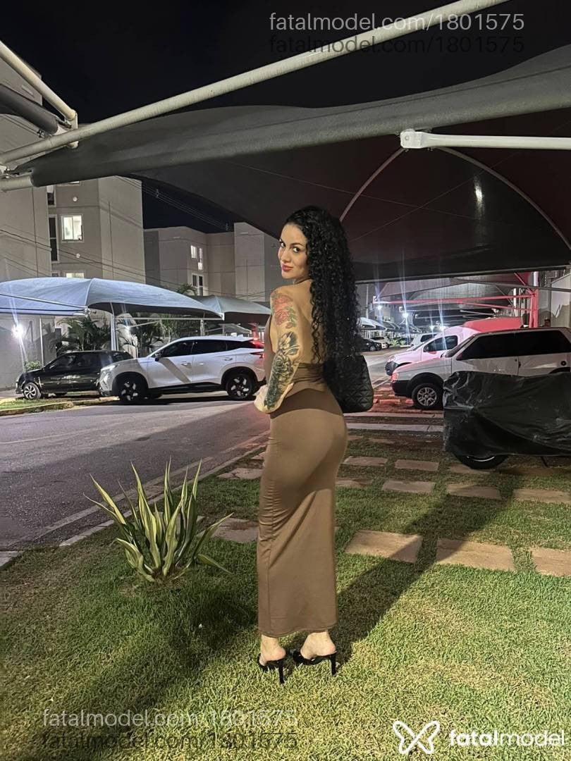 Acompanhante mulher com cabelo castanho de olhos castanhos - Safira