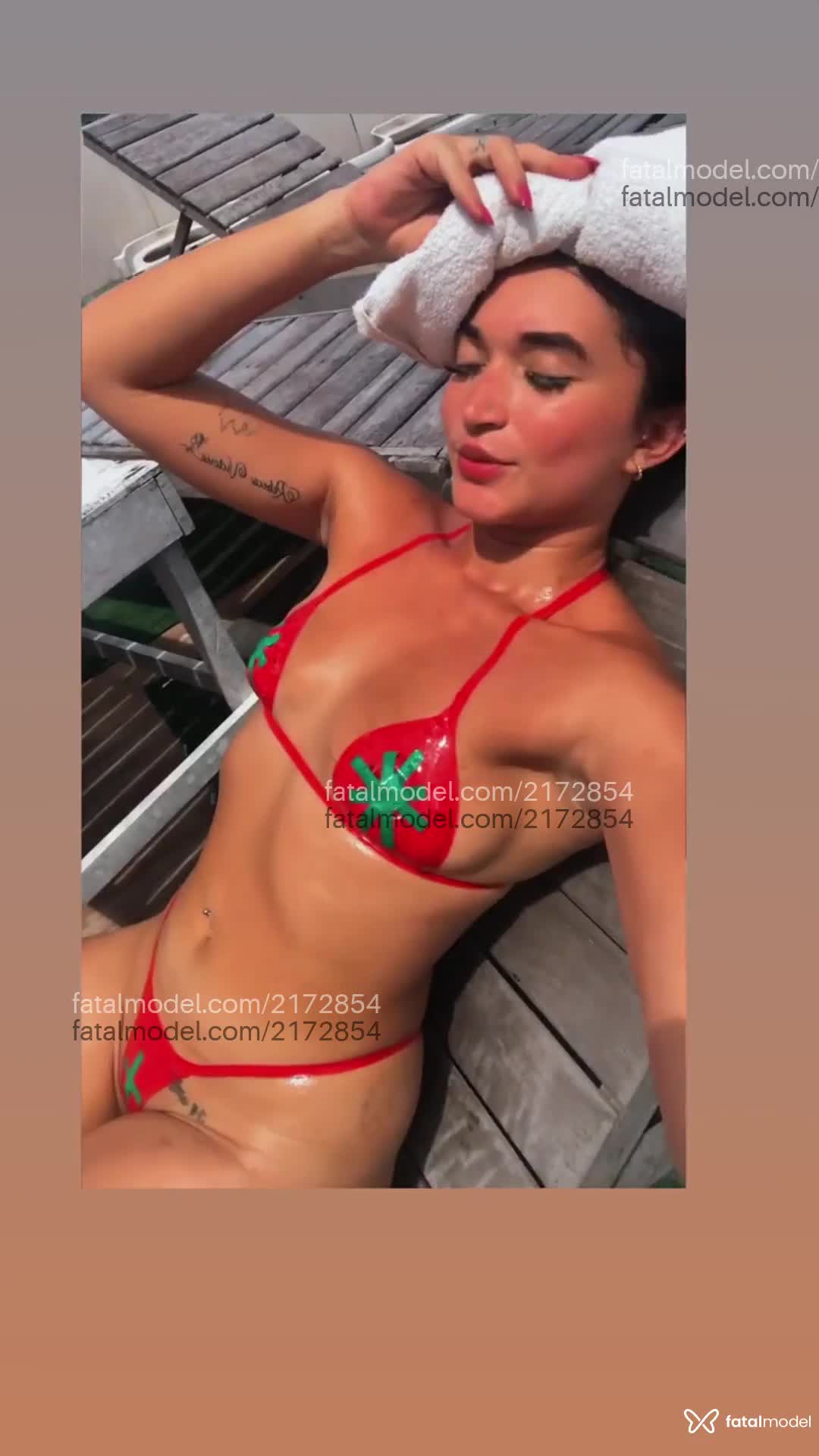 Acompanhante mulher loira (o) de olhos castanhos - Natália Leal Acompanhante mulher loira (o) de olhos castanhos - Natália Leal